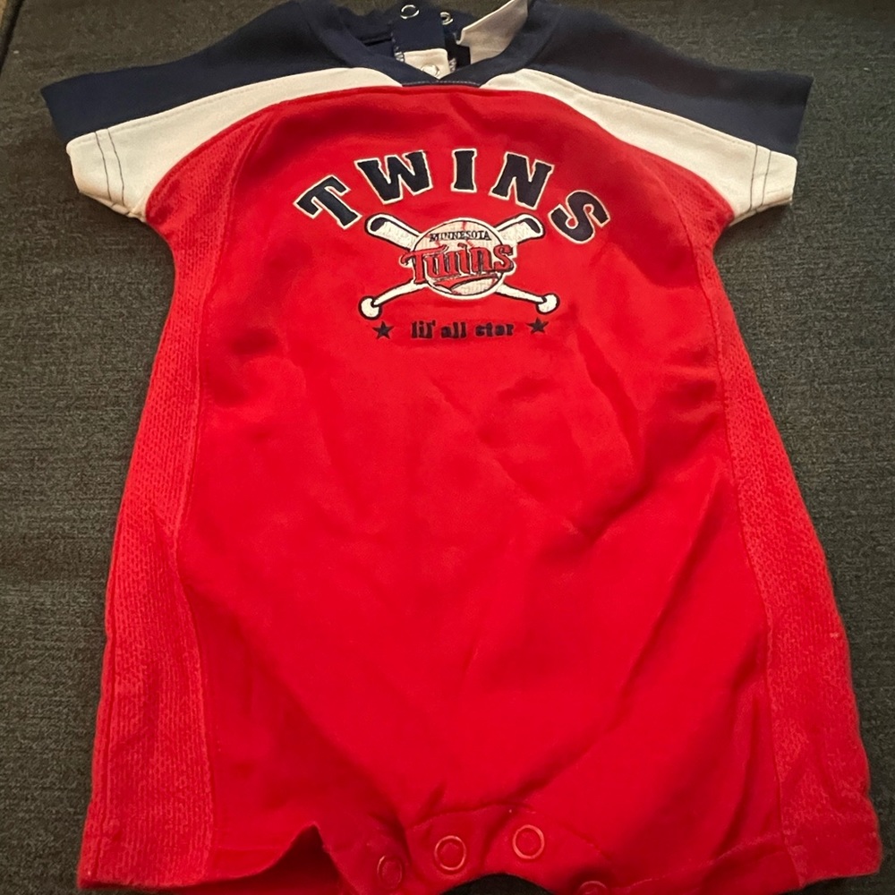Minnesota Twins Baby Onesie Size 12M